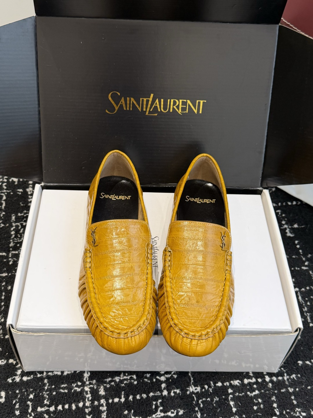 代购级(⚠️官网同步✈️盒包装) YSL Yves Saint Laurent (杨树林)大爆款情侣 樂福鞋小牛皮制造 代购级(⚠️官网同步✈️盒包装) YSL Yves Saint Laurent (杨树林)大爆款情侣 樂福鞋小牛皮制造
