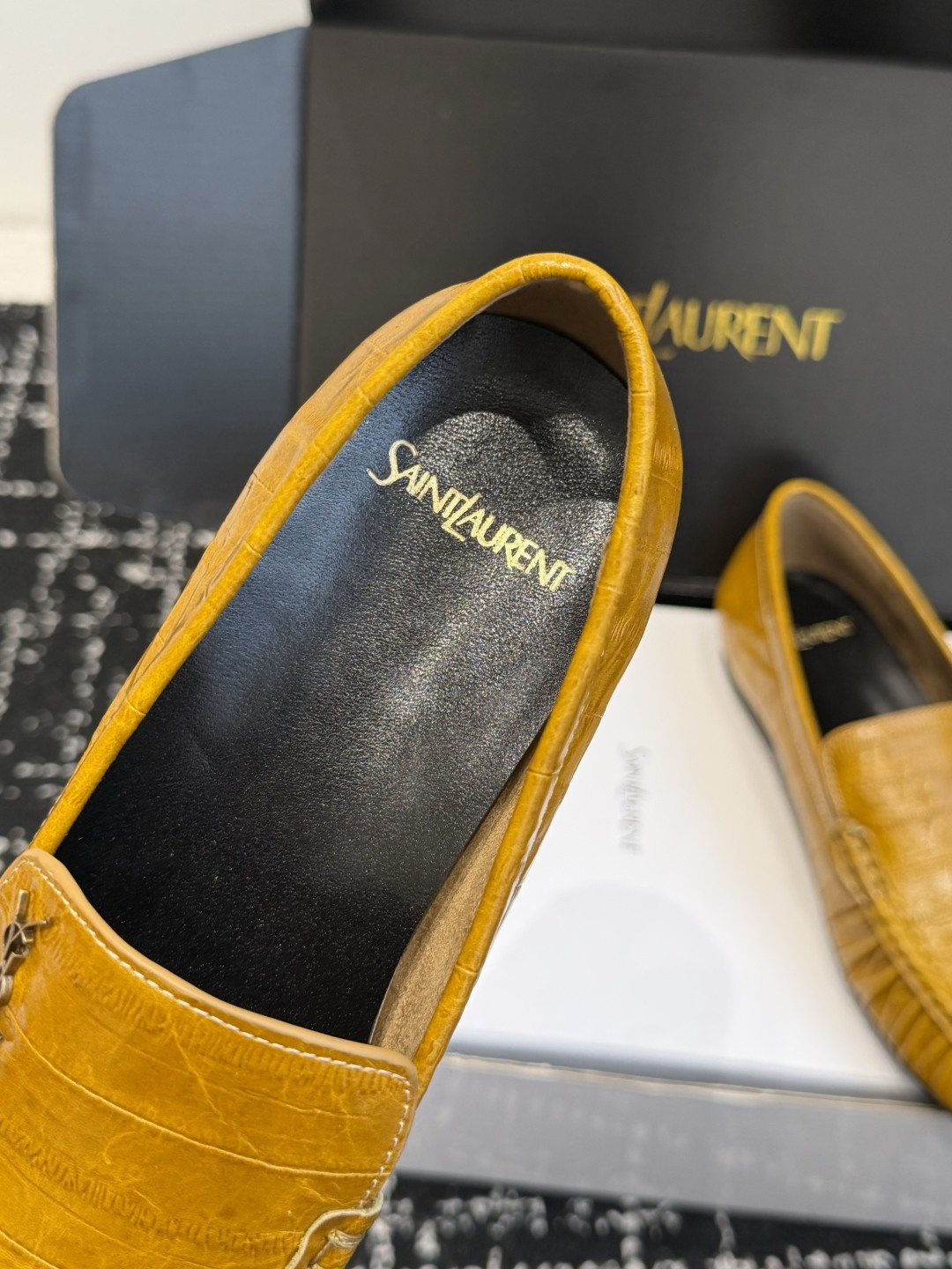 代购级(⚠️官网同步✈️盒包装) YSL Yves Saint Laurent (杨树林)大爆款情侣 樂福鞋小牛皮制造 代购级(⚠️官网同步✈️盒包装) YSL Yves Saint Laurent (杨树林)大爆款情侣 樂福鞋小牛皮制造