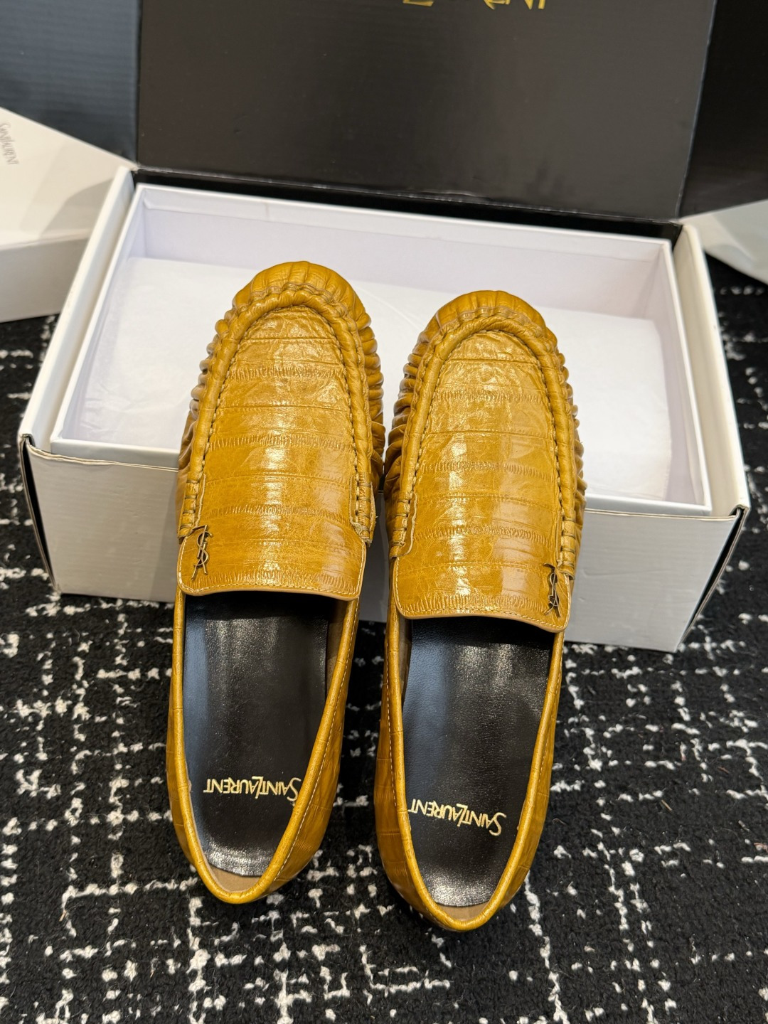 代购级(⚠️官网同步✈️盒包装) YSL Yves Saint Laurent (杨树林)大爆款情侣 樂福鞋小牛皮制造 代购级(⚠️官网同步✈️盒包装) YSL Yves Saint Laurent (杨树林)大爆款情侣 樂福鞋小牛皮制造