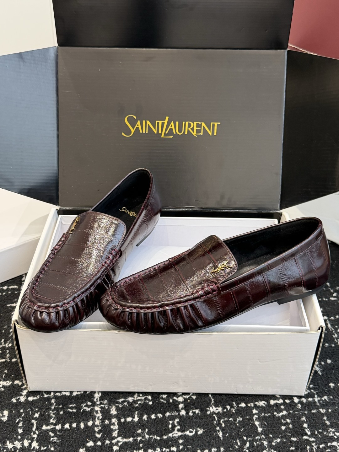 代购级(⚠️官网同步✈️盒包装) YSL Yves Saint Laurent (杨树林)大爆款情侣 樂福鞋小牛皮制造 代购级(⚠️官网同步✈️盒包装) YSL Yves Saint Laurent (杨树林)大爆款情侣 樂福鞋小牛皮制造