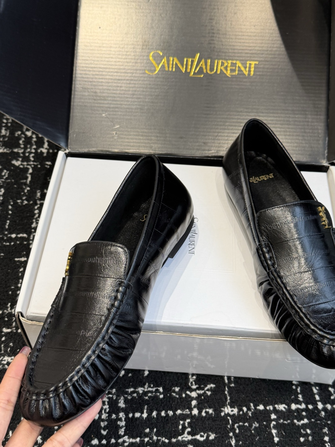 代购级(⚠️官网同步✈️盒包装) YSL Yves Saint Laurent (杨树林)大爆款情侣 樂福鞋小牛皮制造 代购级(⚠️官网同步✈️盒包装) YSL Yves Saint Laurent (杨树林)大爆款情侣 樂福鞋小牛皮制造