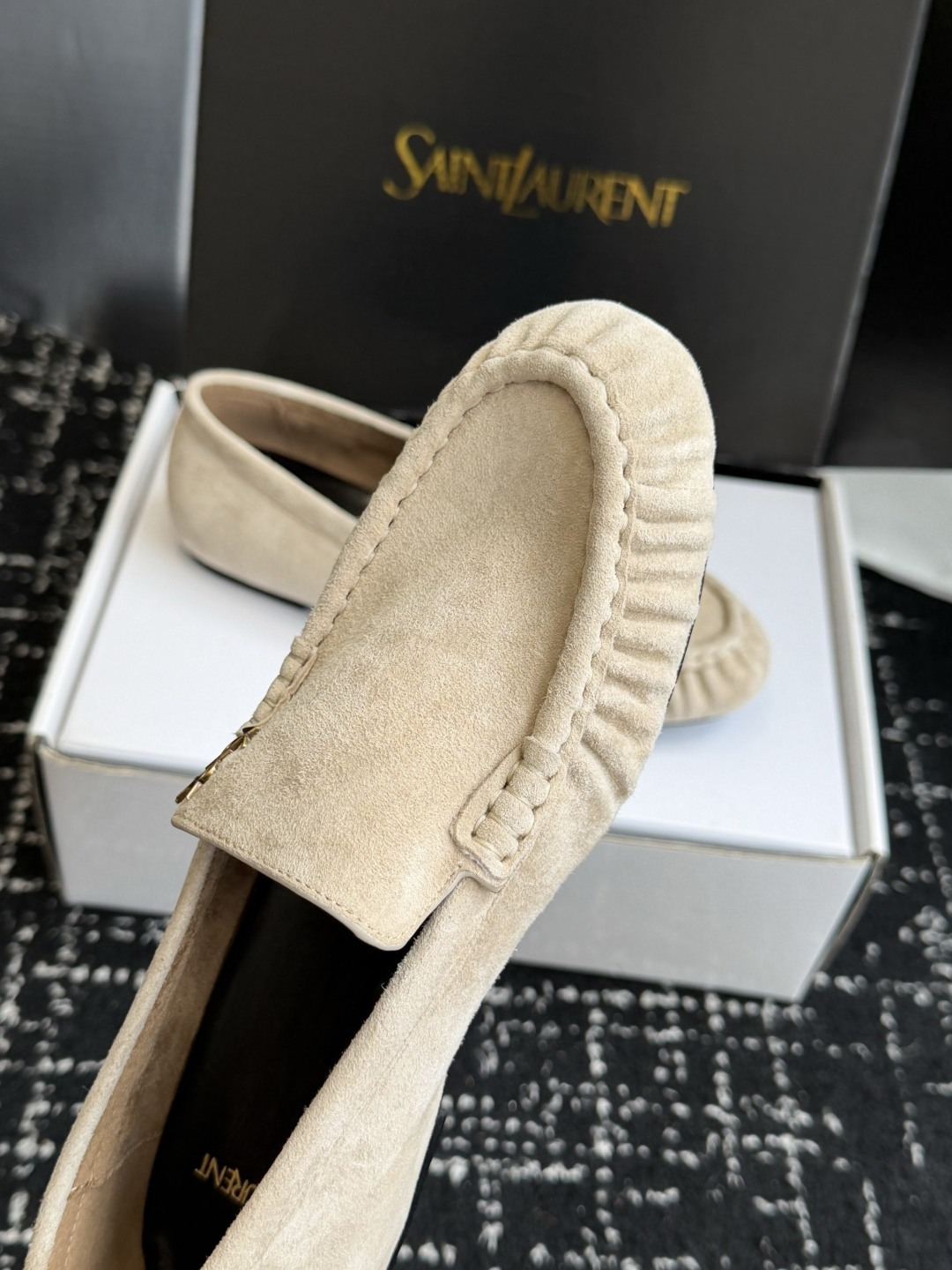 代购级(⚠️官网同步✈️盒包装) YSL Yves Saint Laurent (杨树林)大爆款情侣 樂福鞋小牛皮制造 代购级(⚠️官网同步✈️盒包装) YSL Yves Saint Laurent (杨树林)大爆款情侣 樂福鞋小牛皮制造