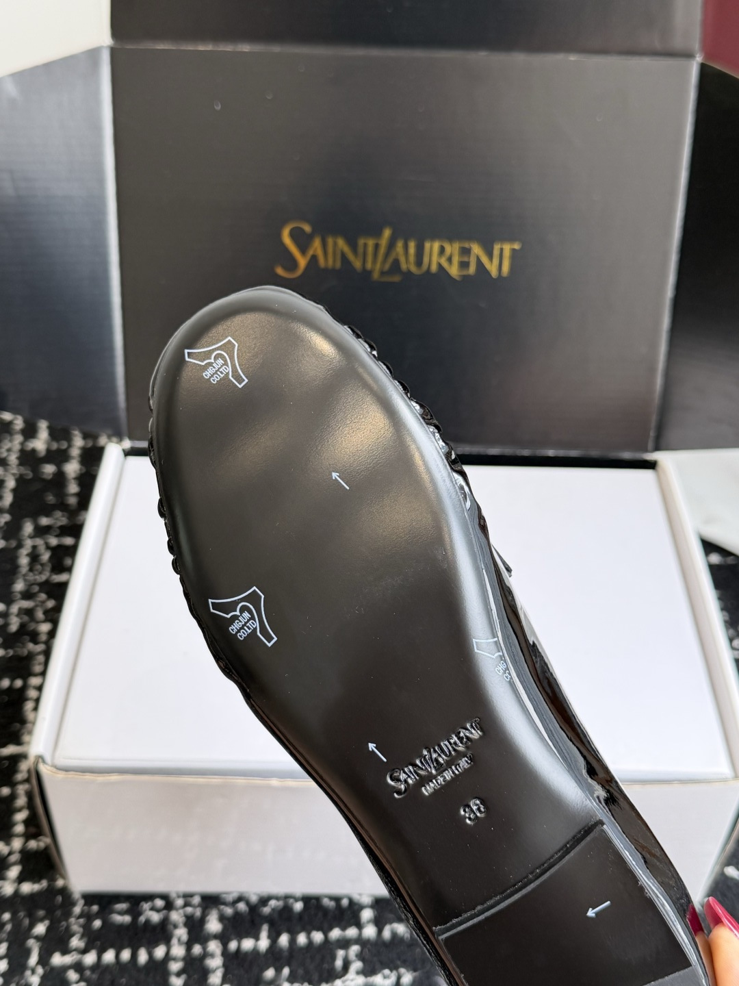 代购级(⚠️官网同步✈️盒包装) YSL Yves Saint Laurent (杨树林)大爆款情侣 樂福鞋小牛皮制造 代购级(⚠️官网同步✈️盒包装) YSL Yves Saint Laurent (杨树林)大爆款情侣 樂福鞋小牛皮制造