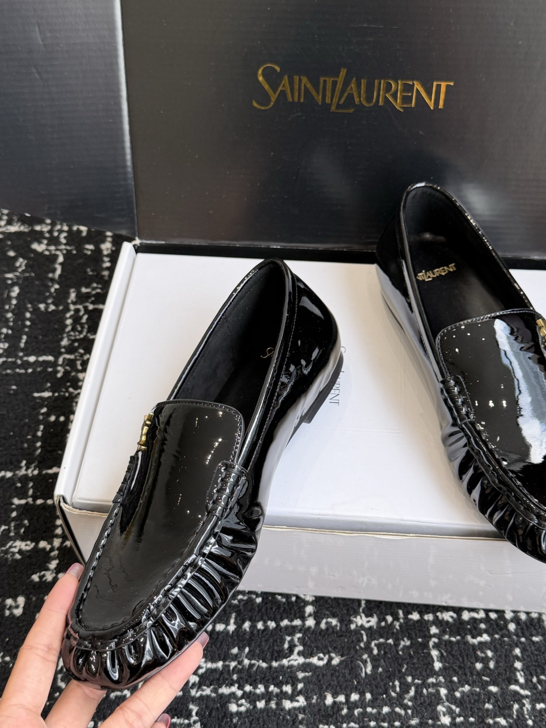 代购级(⚠️官网同步✈️盒包装) YSL Yves Saint Laurent (杨树林)大爆款情侣 樂福鞋小牛皮制造 代购级(⚠️官网同步✈️盒包装) YSL Yves Saint Laurent (杨树林)大爆款情侣 樂福鞋小牛皮制造