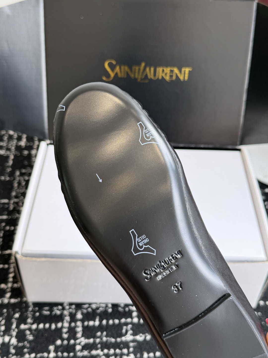 代购级(⚠️官网同步✈️盒包装) YSL Yves Saint Laurent (杨树林)大爆款情侣 樂福鞋小牛皮制造 代购级(⚠️官网同步✈️盒包装) YSL Yves Saint Laurent (杨树林)大爆款情侣 樂福鞋小牛皮制造