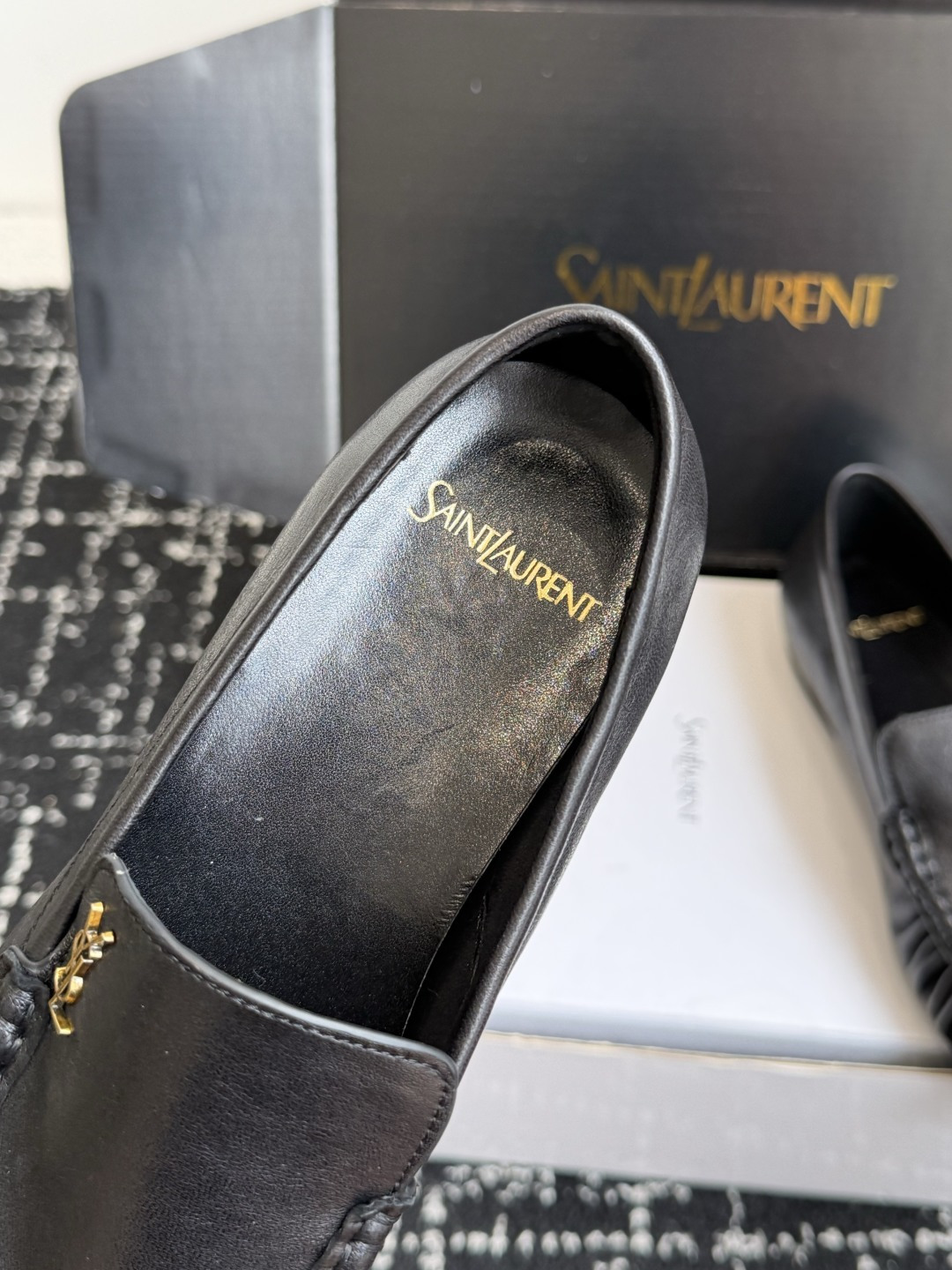 代购级(⚠️官网同步✈️盒包装) YSL Yves Saint Laurent (杨树林)大爆款情侣 樂福鞋小牛皮制造 代购级(⚠️官网同步✈️盒包装) YSL Yves Saint Laurent (杨树林)大爆款情侣 樂福鞋小牛皮制造