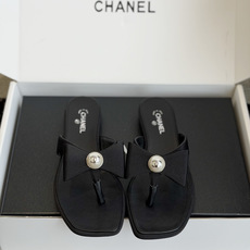东莞代购级 Chanel26ss夏季新款方头蝴蝶结夹趾人字拖 自带慵懒轻奢休闲氛围感的方头蝴蝶结夹脚人字拖,利落方头鞋型 东莞代购级 Chanel26ss夏季新款方头蝴蝶结夹趾人字拖 自带慵懒轻奢休闲氛围感的方头蝴蝶结夹脚人字拖,利落方头鞋型