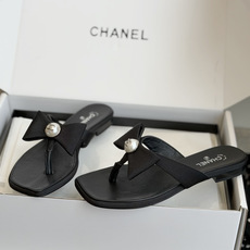 东莞代购级 Chanel26ss夏季新款方头蝴蝶结夹趾人字拖 自带慵懒轻奢休闲氛围感的方头蝴蝶结夹脚人字拖,利落方头鞋型 东莞代购级 Chanel26ss夏季新款方头蝴蝶结夹趾人字拖 自带慵懒轻奢休闲氛围感的方头蝴蝶结夹脚人字拖,利落方头鞋型