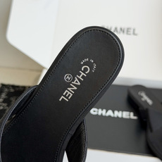 东莞代购级 Chanel26ss夏季新款方头蝴蝶结夹趾人字拖 自带慵懒轻奢休闲氛围感的方头蝴蝶结夹脚人字拖,利落方头鞋型 东莞代购级 Chanel26ss夏季新款方头蝴蝶结夹趾人字拖 自带慵懒轻奢休闲氛围感的方头蝴蝶结夹脚人字拖,利落方头鞋型
