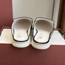 代购级 Loro Piana 秋季散步 运动 LP半拖 (莞产代工厂原厂底 )随意对比 这款休闲鞋采用Wind纤维针织而 代购级 Loro Piana 秋季散步 运动 LP半拖 (莞产代工厂原厂底 )随意对比 这款休闲鞋采用Wind纤维针织而