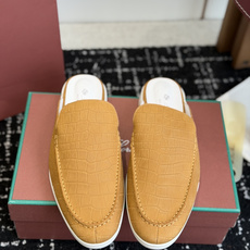 代购级 Loro Piana 秋季散步 运动 LP半拖 (莞产代工厂原厂底 )随意对比 这款休闲鞋采用Wind纤维针织而 代购级 Loro Piana 秋季散步 运动 LP半拖 (莞产代工厂原厂底 )随意对比 这款休闲鞋采用Wind纤维针织而
