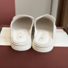 代购级 Loro Piana 秋季散步 运动 LP半拖 (莞产代工厂原厂底 )随意对比 这款休闲鞋采用Wind纤维针织而 代购级 Loro Piana 秋季散步 运动 LP半拖 (莞产代工厂原厂底 )随意对比 这款休闲鞋采用Wind纤维针织而