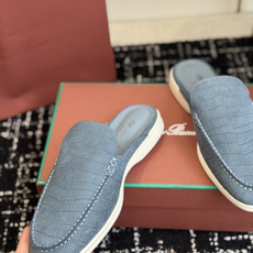 代购级 Loro Piana 秋季散步 运动 LP半拖 (莞产代工厂原厂底 )随意对比 这款休闲鞋采用Wind纤维针织而 代购级 Loro Piana 秋季散步 运动 LP半拖 (莞产代工厂原厂底 )随意对比 这款休闲鞋采用Wind纤维针织而