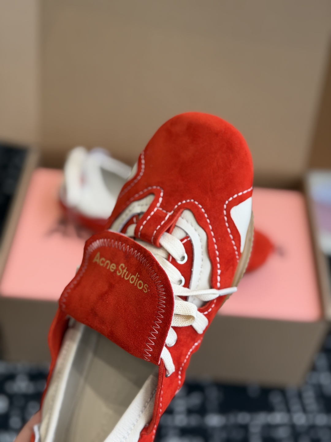 代购级 Acne Studios 26ss 秋季新款走秀款芭蕾鞋 可以说每一双都是可以珍藏的鞋子 今年这款芭蕾鞋真的是 代购级 Acne Studios 26ss 秋季新款走秀款芭蕾鞋 可以说每一双都是可以珍藏的鞋子 今年这款芭蕾鞋真的是