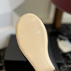 代购级 Chanel 26ss 春夏系列芭蕾舞鞋复古款来袭 非常火的大双C设计手工车线非常耗时耗力 面料:进口混种小羊皮 代购级 Chanel 26ss 春夏系列芭蕾舞鞋复古款来袭 非常火的大双C设计手工车线非常耗时耗力 面料:进口混种小羊皮