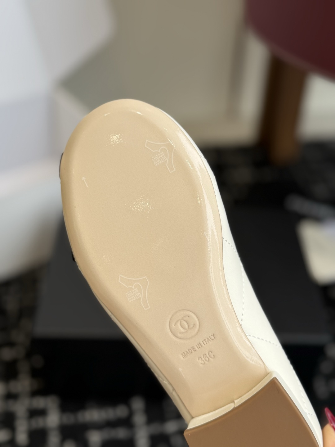 代购级 Chanel 26ss 春夏系列芭蕾舞鞋复古款来袭 非常火的大双C设计手工车线非常耗时耗力 面料:进口混种小羊皮 代购级 Chanel 26ss 春夏系列芭蕾舞鞋复古款来袭 非常火的大双C设计手工车线非常耗时耗力 面料:进口混种小羊皮