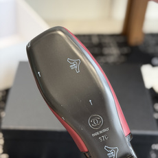 代购级 Chanel26SS早春新款方头拼色平底凉鞋 经典方头鞋型自带复古高级感,拼色设计瞬间点亮整体造型,把香奈儿的品 代购级 Chanel26SS早春新款方头拼色平底凉鞋 经典方头鞋型自带复古高级感,拼色设计瞬间点亮整体造型,把香奈儿的品