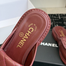 代购级 CHANEL小香经典复古翻盖菱格半拖 乐福鞋 这双复古乐福鞋一眼看到就很喜欢 鞋面的菱格设计很特别 点缀小香经典 代购级 CHANEL小香经典复古翻盖菱格半拖 乐福鞋 这双复古乐福鞋一眼看到就很喜欢 鞋面的菱格设计很特别 点缀小香经典