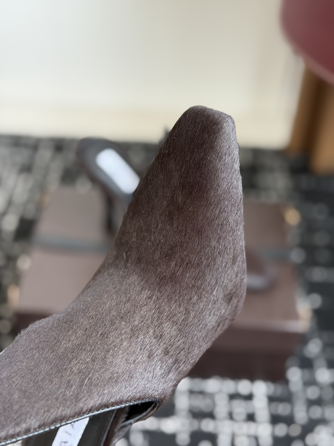 代购级 26ss 秋季新款 ALAIA阿莱亚 极简风时髦 高跟 凉拖鞋 时尚达人都在寻觅一双能兼顾舒适与风格的短靴 而这 代购级 26ss 秋季新款 ALAIA阿莱亚 极简风时髦 高跟 凉拖鞋 时尚达人都在寻觅一双能兼顾舒适与风格的短靴 而这