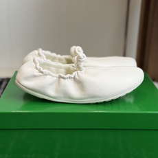 代购级 BV Rosa 芭蕾舞鞋 小羊皮 圆皮花边 弹力鞋口 单鞋系列 平底设计 柔软舒适 内置垫脚 云朵般舒适 超级 代购级 BV Rosa 芭蕾舞鞋 小羊皮 圆皮花边 弹力鞋口 单鞋系列 平底设计 柔软舒适 内置垫脚 云朵般舒适 超级