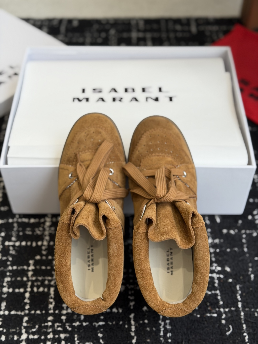 代购级 ISABEL MARANT 伊莎贝尔26ss款秋冬新款 高帮坡跟设计,非常显脚长,小腿曲线拉满,脚感特别舒适,随 代购级 ISABEL MARANT 伊莎贝尔26ss款秋冬新款 高帮坡跟设计,非常显脚长,小腿曲线拉满,脚感特别舒适,随