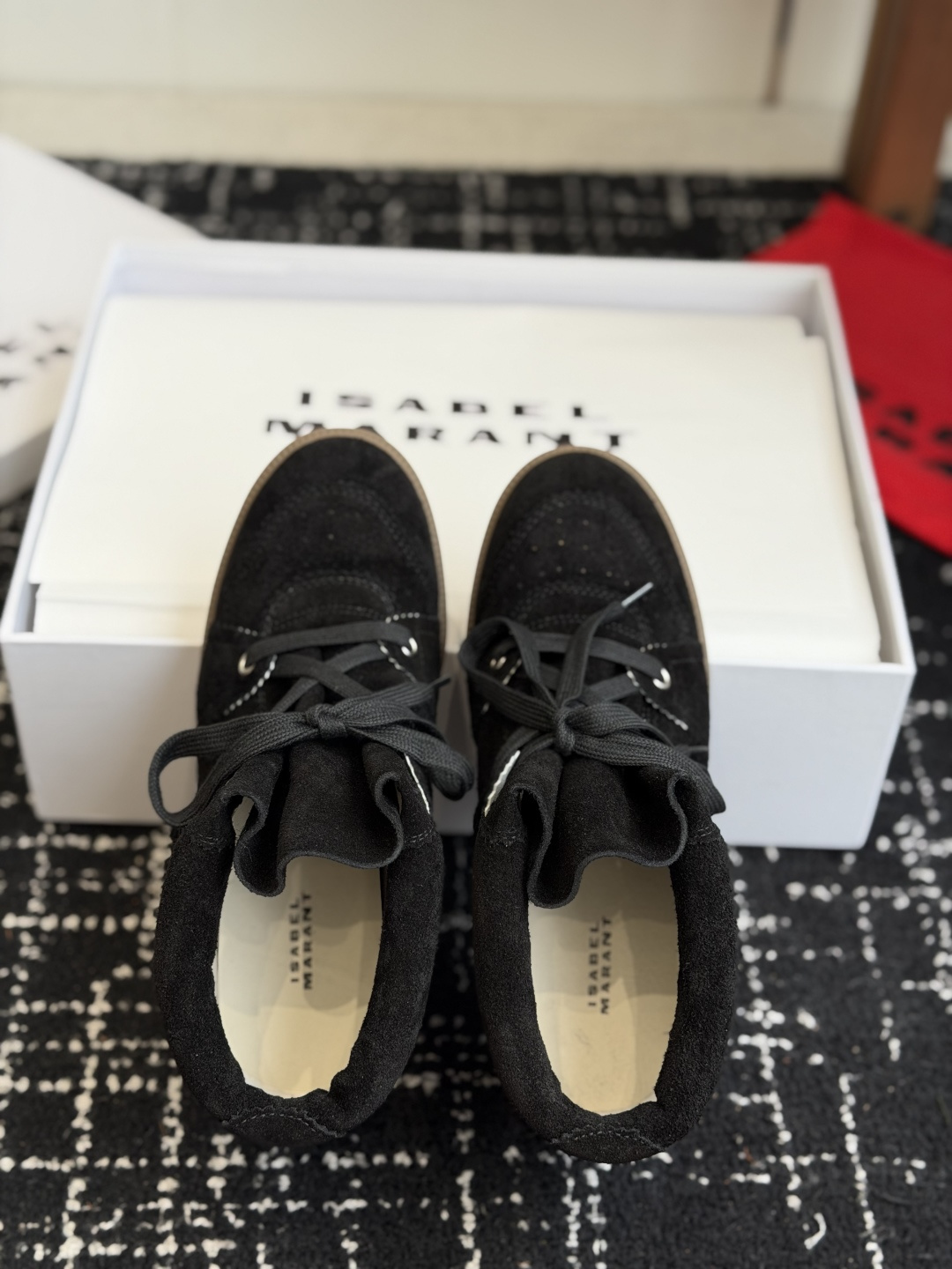 代购级 ISABEL MARANT 伊莎贝尔26ss款秋冬新款 高帮坡跟设计,非常显脚长,小腿曲线拉满,脚感特别舒适,随 代购级 ISABEL MARANT 伊莎贝尔26ss款秋冬新款 高帮坡跟设计,非常显脚长,小腿曲线拉满,脚感特别舒适,随