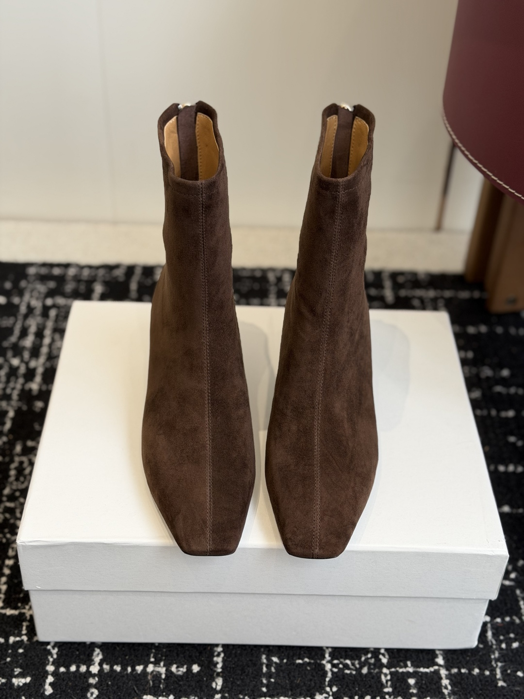代购级 TheRow 26ss 秋冬短靴 后拉链款 坡跟短靴 THE ROW靴 是我今年买的最好的一双靴子,坡跟隐形增高 代购级 TheRow 26ss 秋冬短靴 后拉链款 坡跟短靴 THE ROW靴 是我今年买的最好的一双靴子,坡跟隐形增高