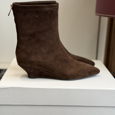 代购级 TheRow 26ss 秋冬短靴 后拉链款 坡跟短靴 THE ROW靴 是我今年买的最好的一双靴子,坡跟隐形增高 代购级 TheRow 26ss 秋冬短靴 后拉链款 坡跟短靴 THE ROW靴 是我今年买的最好的一双靴子,坡跟隐形增高