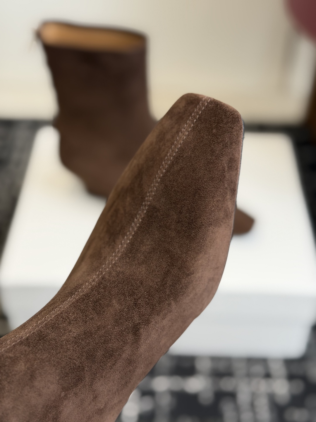 代购级 TheRow 26ss 秋冬短靴 后拉链款 坡跟短靴 THE ROW靴 是我今年买的最好的一双靴子,坡跟隐形增高 代购级 TheRow 26ss 秋冬短靴 后拉链款 坡跟短靴 THE ROW靴 是我今年买的最好的一双靴子,坡跟隐形增高