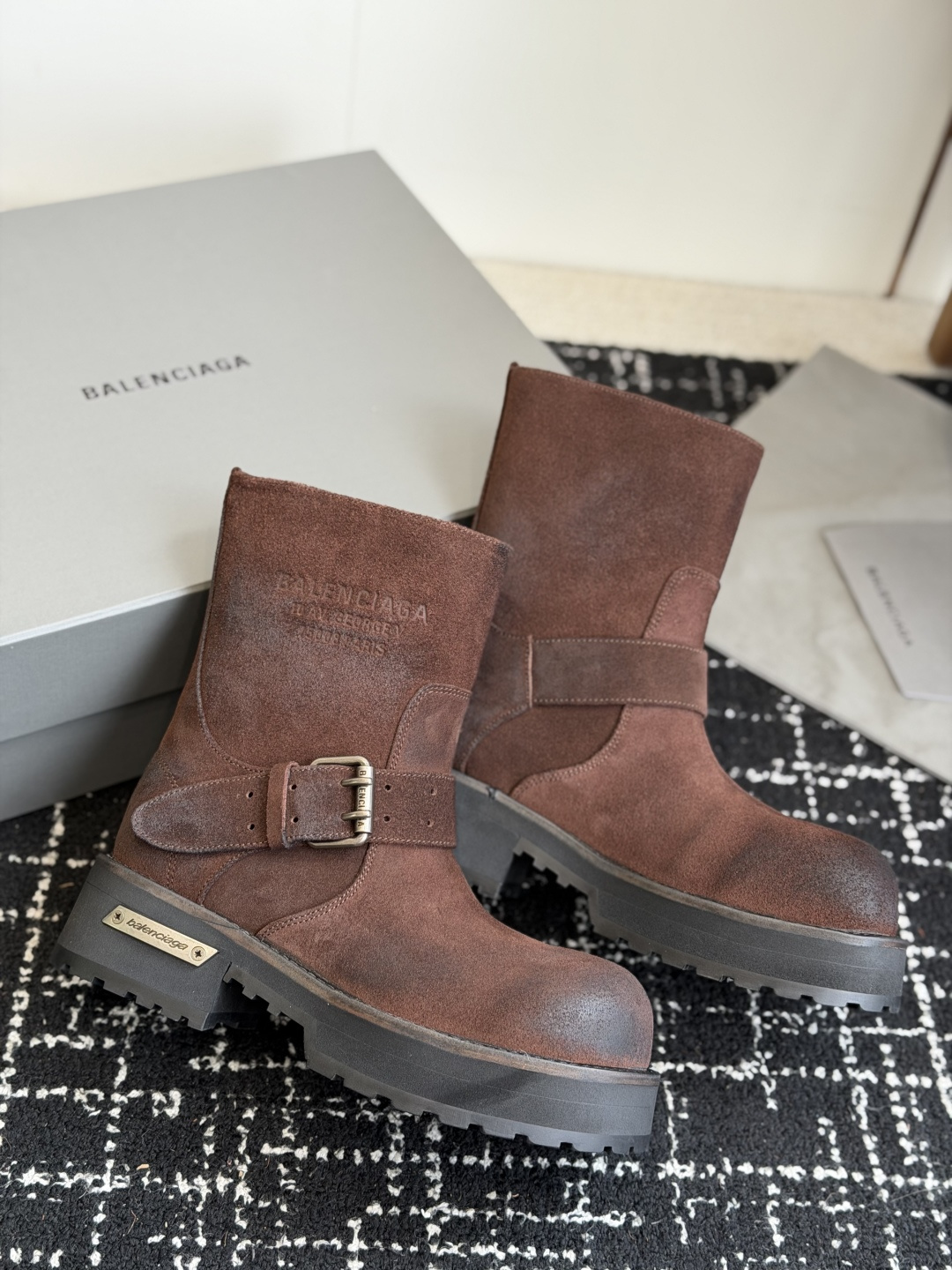 代购级(脚偏瘦可选小一码) Balenciaga巴黎世家26FW毒液 战损靴 毒液靴 ~ 暗黑机能风!时尚宠儿大将!出 代购级(脚偏瘦可选小一码) Balenciaga巴黎世家26FW毒液 战损靴 毒液靴 ~ 暗黑机能风!时尚宠儿大将!出