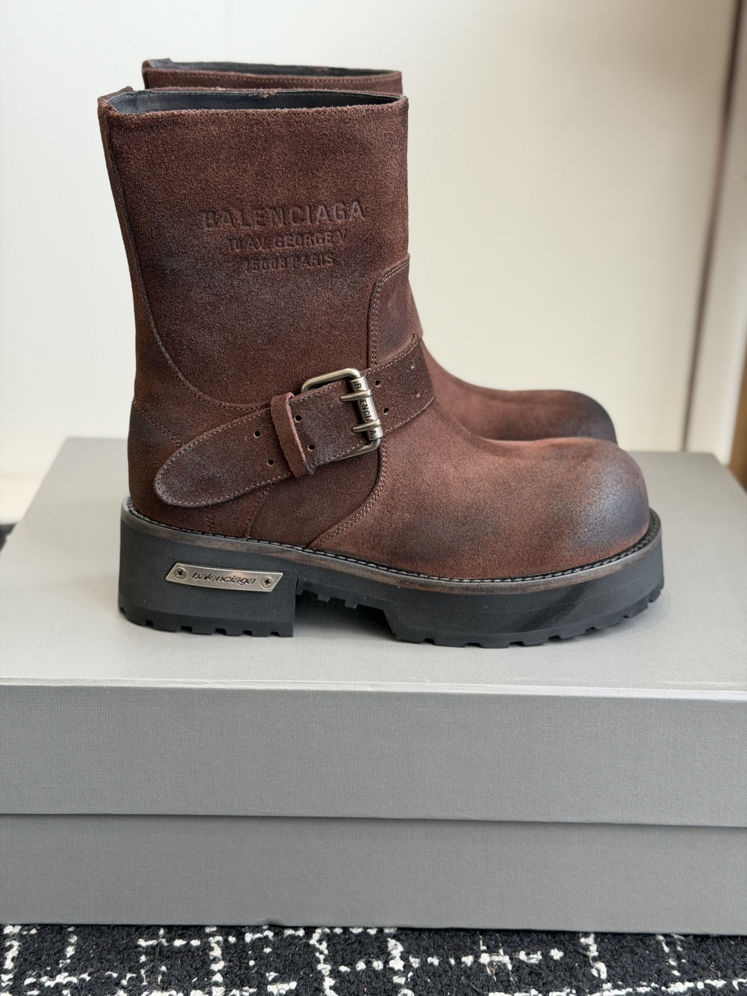 代购级(脚偏瘦可选小一码) Balenciaga巴黎世家26FW毒液 战损靴 毒液靴 ~ 暗黑机能风!时尚宠儿大将!出 代购级(脚偏瘦可选小一码) Balenciaga巴黎世家26FW毒液 战损靴 毒液靴 ~ 暗黑机能风!时尚宠儿大将!出