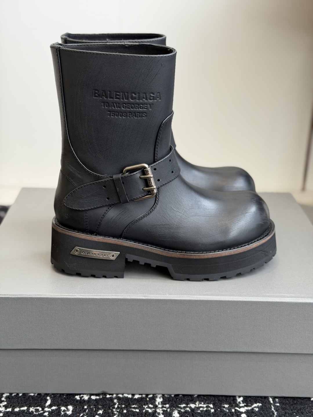 代购级(脚偏瘦可选小一码) Balenciaga巴黎世家26FW毒液 战损靴 毒液靴 ~ 暗黑机能风!时尚宠儿大将!出 代购级(脚偏瘦可选小一码) Balenciaga巴黎世家26FW毒液 战损靴 毒液靴 ~ 暗黑机能风!时尚宠儿大将!出