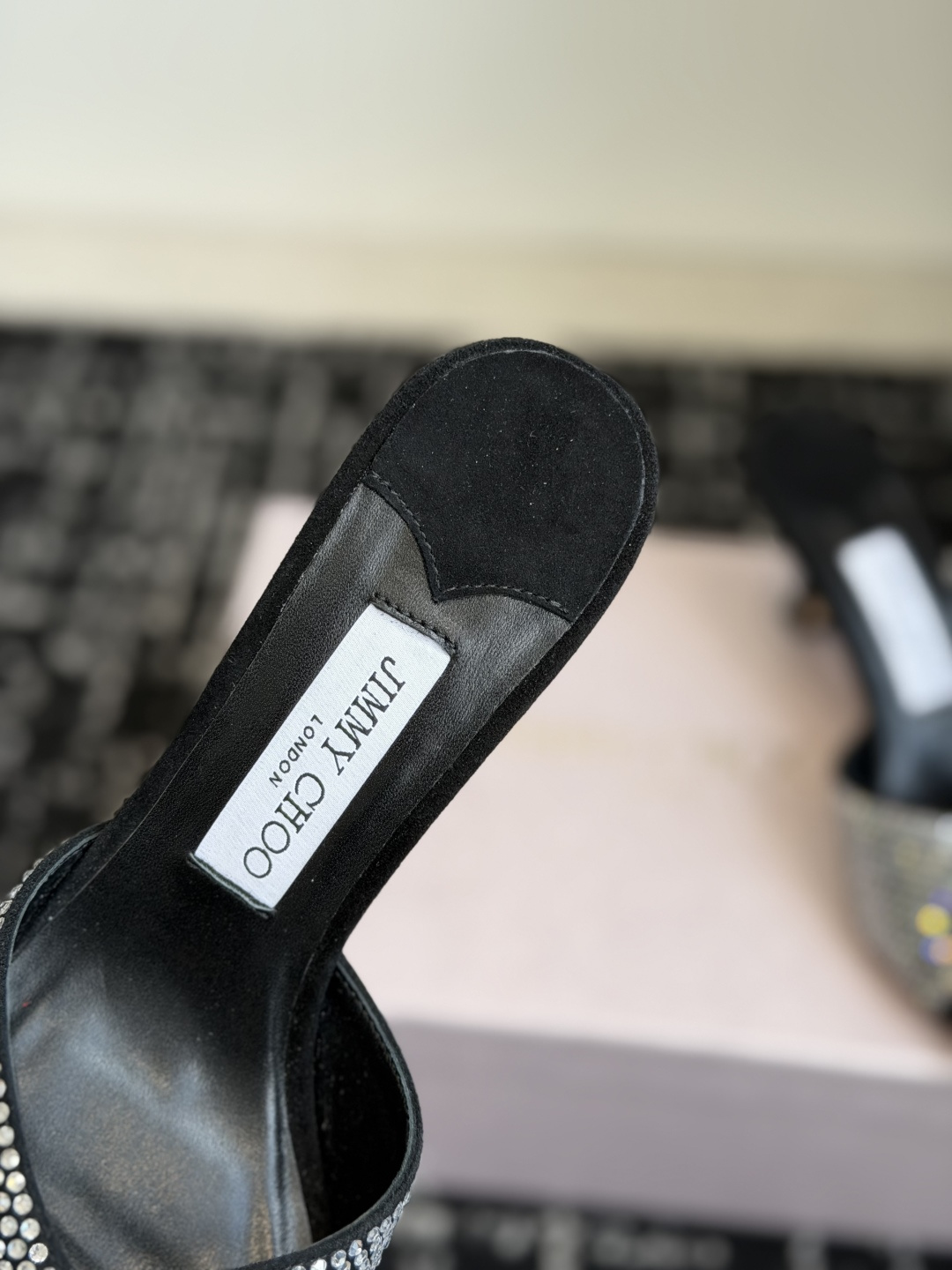 东莞代购级 水晶钻 拖鞋Jimmy Choo 26ss经典款 重逢惊艳 优雅邂逅 碰撞之美 时尚国外博主同款街拍推荐 造 东莞代购级 水晶钻 拖鞋Jimmy Choo 26ss经典款 重逢惊艳 优雅邂逅 碰撞之美 时尚国外博主同款街拍推荐 造