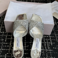 东莞代购级 水晶钻 拖鞋Jimmy Choo 26ss经典款 重逢惊艳 优雅邂逅 碰撞之美 时尚国外博主同款街拍推荐 造 东莞代购级 水晶钻 拖鞋Jimmy Choo 26ss经典款 重逢惊艳 优雅邂逅 碰撞之美 时尚国外博主同款街拍推荐 造