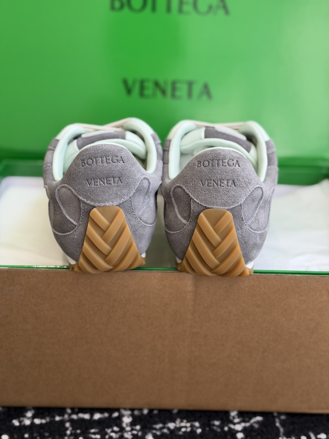 代购级 Bottega Veneta BV葆蝶家 26ss 春夏新款 情侣款 阿甘鞋 德训运动鞋 Sneaker科技尼龙 代购级 Bottega Veneta BV葆蝶家 26ss 春夏新款 情侣款 阿甘鞋 德训运动鞋 Sneaker科技尼龙