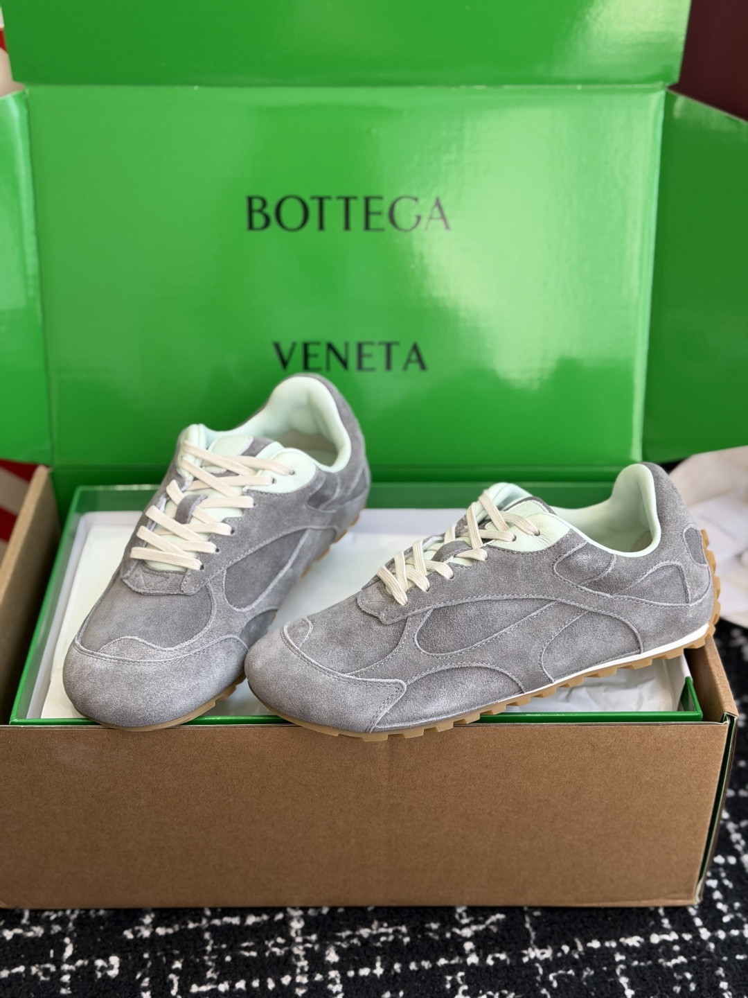 代购级 Bottega Veneta BV葆蝶家 26ss 春夏新款 情侣款 阿甘鞋 德训运动鞋 Sneaker科技尼龙 代购级 Bottega Veneta BV葆蝶家 26ss 春夏新款 情侣款 阿甘鞋 德训运动鞋 Sneaker科技尼龙