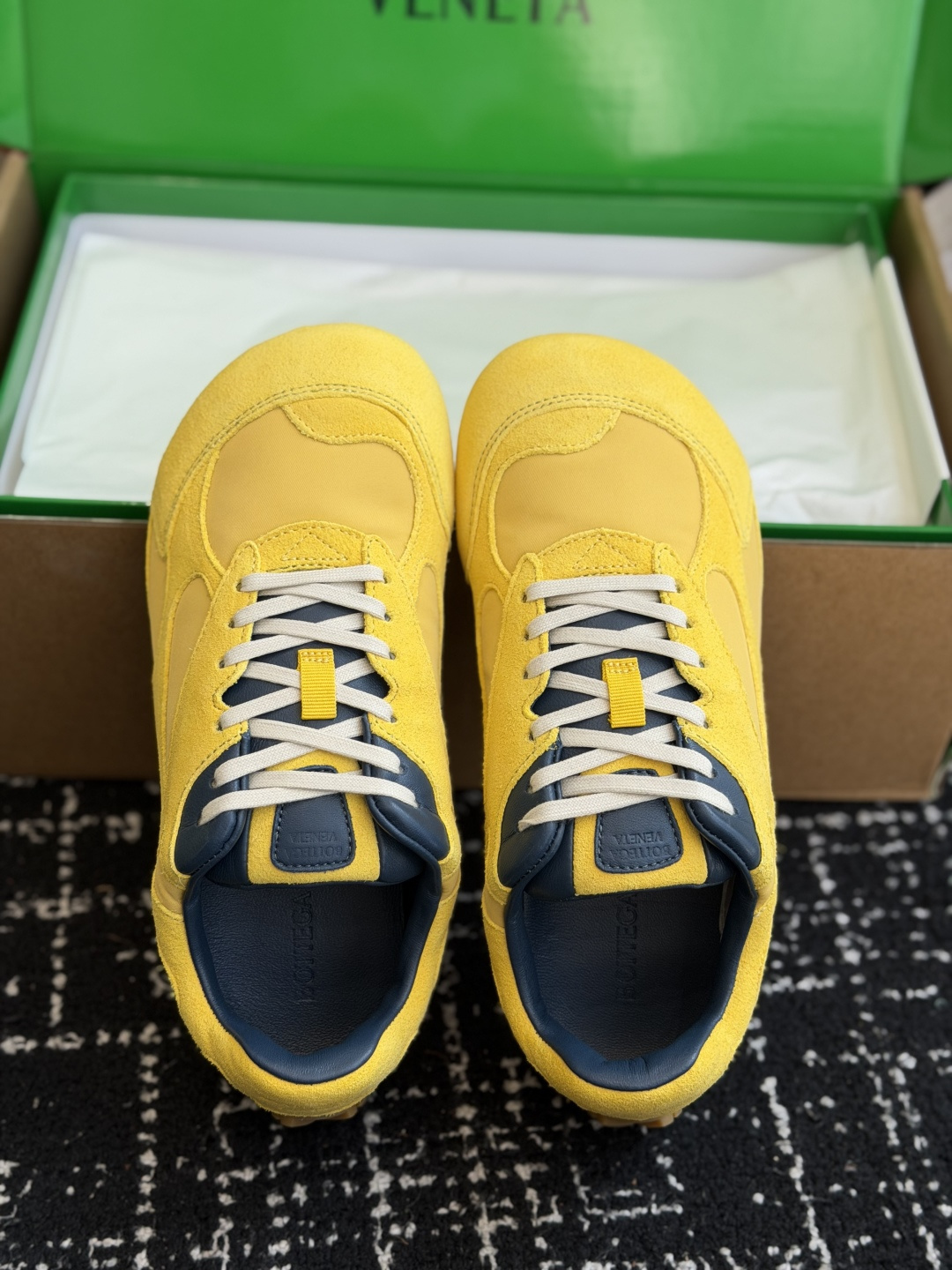代购级 Bottega Veneta BV葆蝶家 26ss 春夏新款 情侣款 阿甘鞋 德训运动鞋 Sneaker科技尼龙 代购级 Bottega Veneta BV葆蝶家 26ss 春夏新款 情侣款 阿甘鞋 德训运动鞋 Sneaker科技尼龙