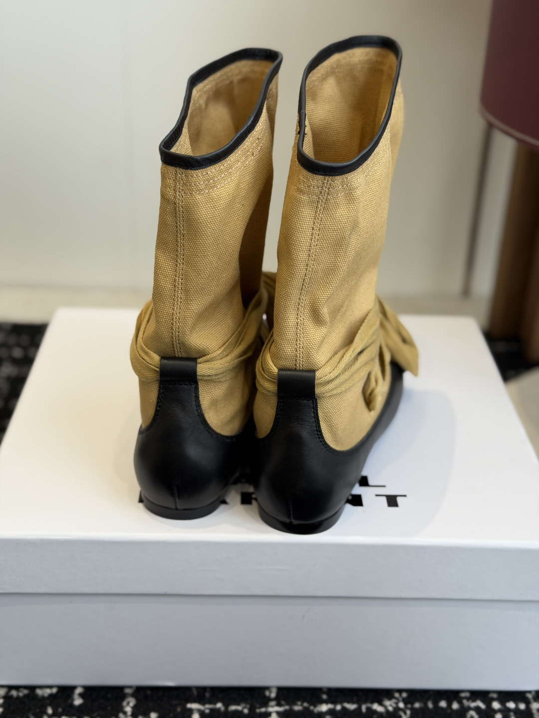 代购级 Isabel Marant 伊莎贝尔 26ss 少女感 一眼就心动 一脚蹬平底短靴 isabel mara 代购级 Isabel Marant 伊莎贝尔 26ss 少女感 一眼就心动 一脚蹬平底短靴 isabel mara