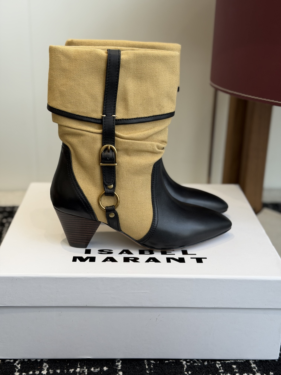 代购级 Isabel Marant 伊莎贝尔 26ss 尖头粗跟短靴 一脚蹬粗跟短靴 isabel marant 代购级 Isabel Marant 伊莎贝尔 26ss 尖头粗跟短靴 一脚蹬粗跟短靴 isabel marant