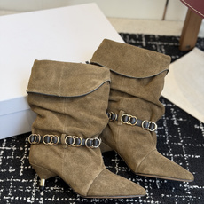 代购级 Isabel Marant 伊莎贝尔 26ss 尖头细跟短靴 一脚蹬细跟短靴,金属环扣点缀短靴腰身,时尚感满满 代购级 Isabel Marant 伊莎贝尔 26ss 尖头细跟短靴 一脚蹬细跟短靴,金属环扣点缀短靴腰身,时尚感满满