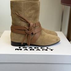 代购级 Isabel Marant 伊莎贝尔 26ss 少女感 一眼就心动 一脚蹬平底短靴 isabel mara 代购级 Isabel Marant 伊莎贝尔 26ss 少女感 一眼就心动 一脚蹬平底短靴 isabel mara