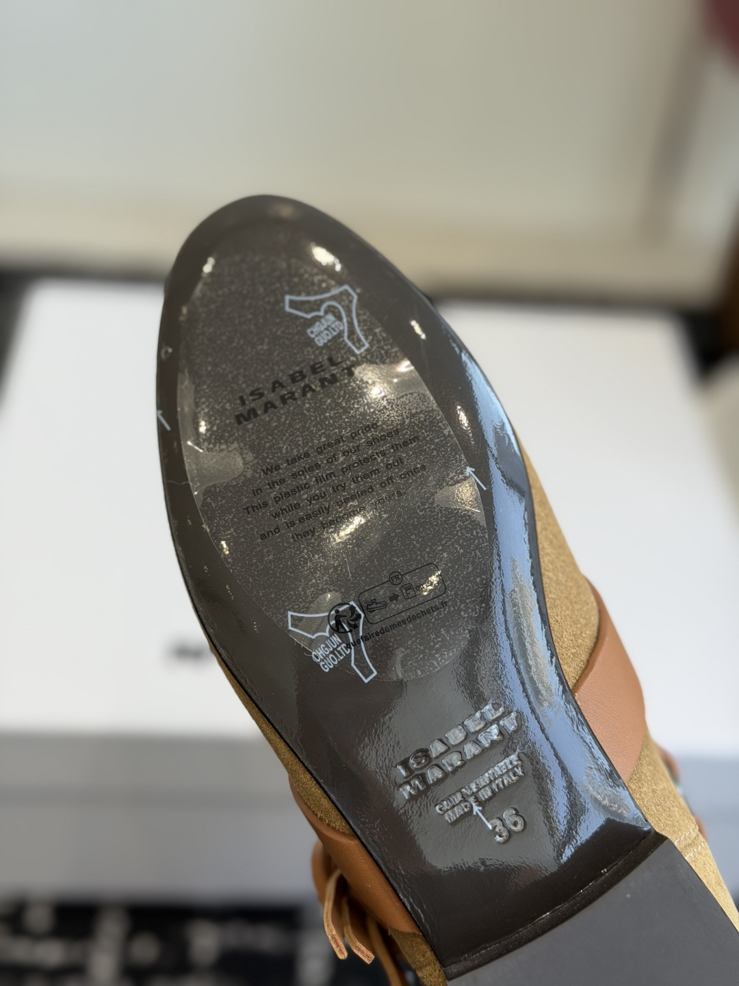 代购级 Isabel Marant 伊莎贝尔 26ss 少女感 一眼就心动 一脚蹬平底短靴 isabel mara 代购级 Isabel Marant 伊莎贝尔 26ss 少女感 一眼就心动 一脚蹬平底短靴 isabel mara