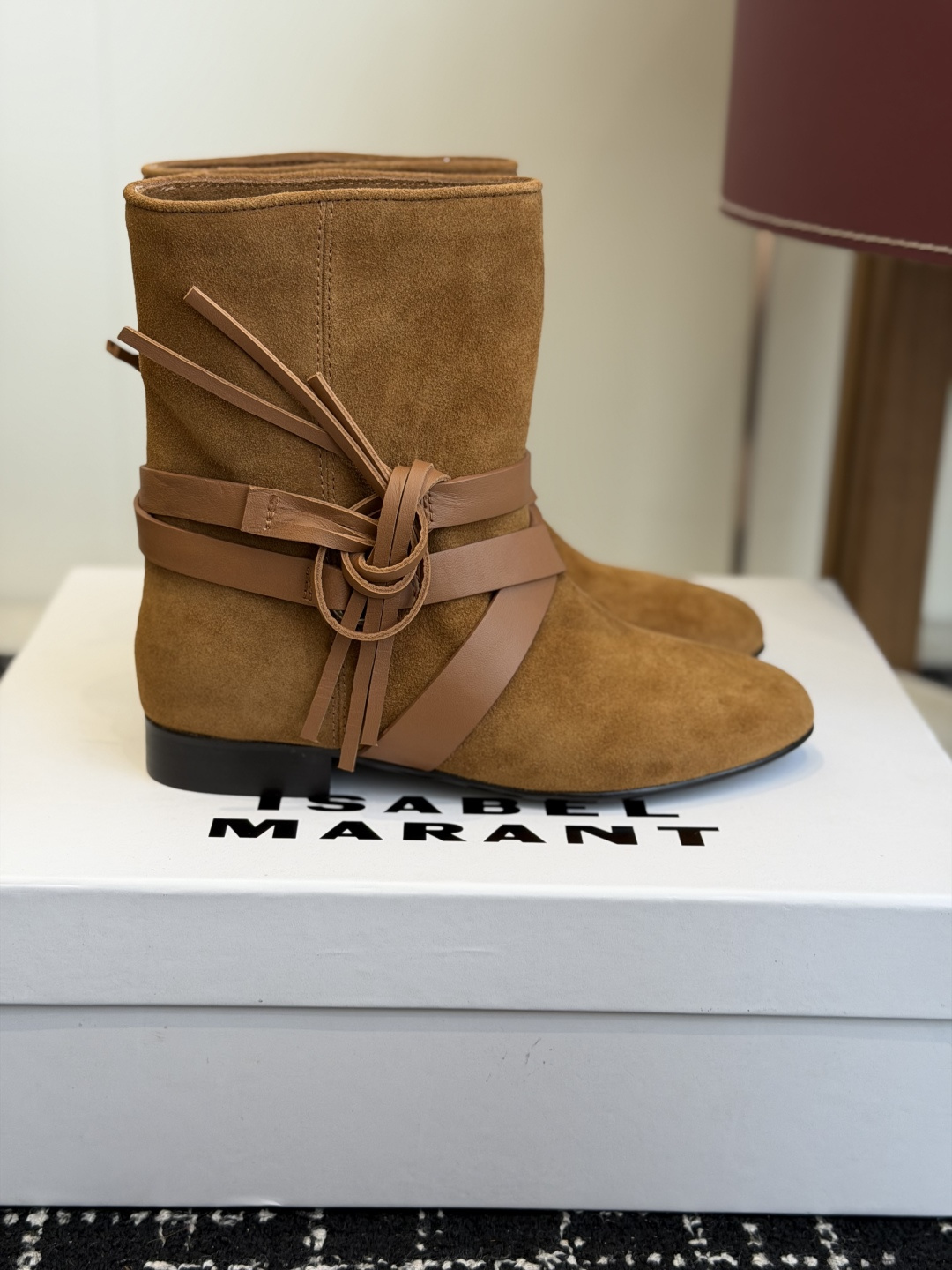 代购级 Isabel Marant 伊莎贝尔 26ss 少女感 一眼就心动 一脚蹬平底短靴 isabel mara 代购级 Isabel Marant 伊莎贝尔 26ss 少女感 一眼就心动 一脚蹬平底短靴 isabel mara