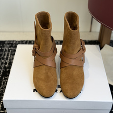 代购级 Isabel Marant 伊莎贝尔 26ss 少女感 一眼就心动 一脚蹬平底短靴 isabel mara 代购级 Isabel Marant 伊莎贝尔 26ss 少女感 一眼就心动 一脚蹬平底短靴 isabel mara