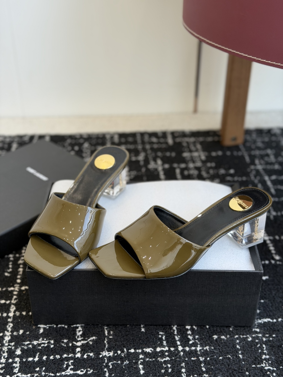 代购级 Saint Laurent / 圣罗兰LeeYSL 26ss姐姐的美丽尤物又是人间圣罗兰 Rose同款的高跟鞋凉 代购级 Saint Laurent / 圣罗兰LeeYSL 26ss姐姐的美丽尤物又是人间圣罗兰 Rose同款的高跟鞋凉