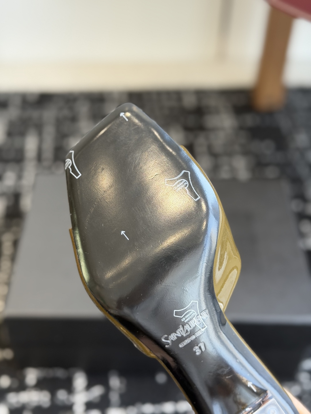 代购级 Saint Laurent / 圣罗兰LeeYSL 26ss姐姐的美丽尤物又是人间圣罗兰 Rose同款的高跟鞋凉 代购级 Saint Laurent / 圣罗兰LeeYSL 26ss姐姐的美丽尤物又是人间圣罗兰 Rose同款的高跟鞋凉