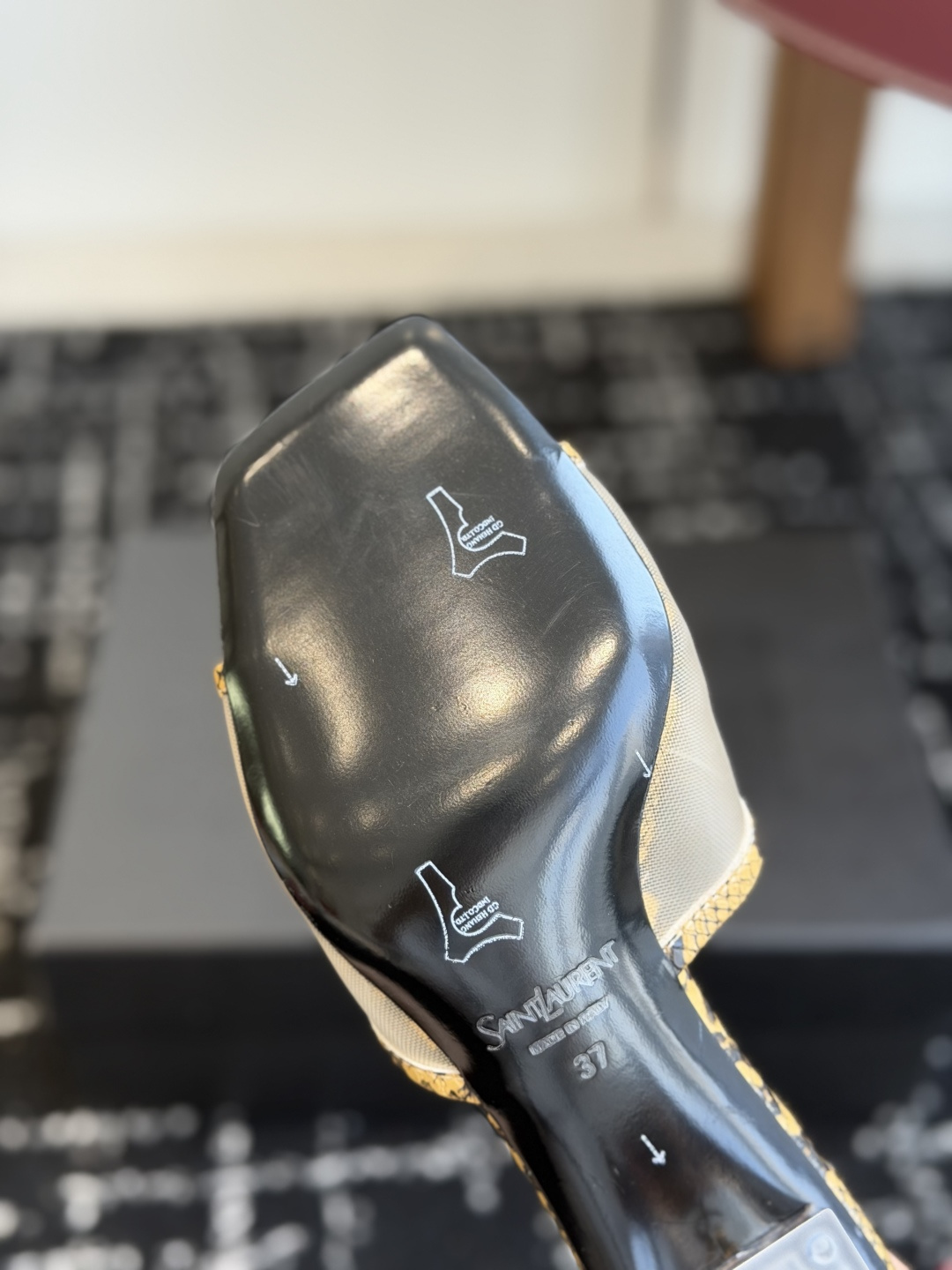 代购级 Saint Laurent / 圣罗兰LeeYSL 26ss姐姐的美丽尤物又是人间圣罗兰 Rose同款的高跟鞋凉