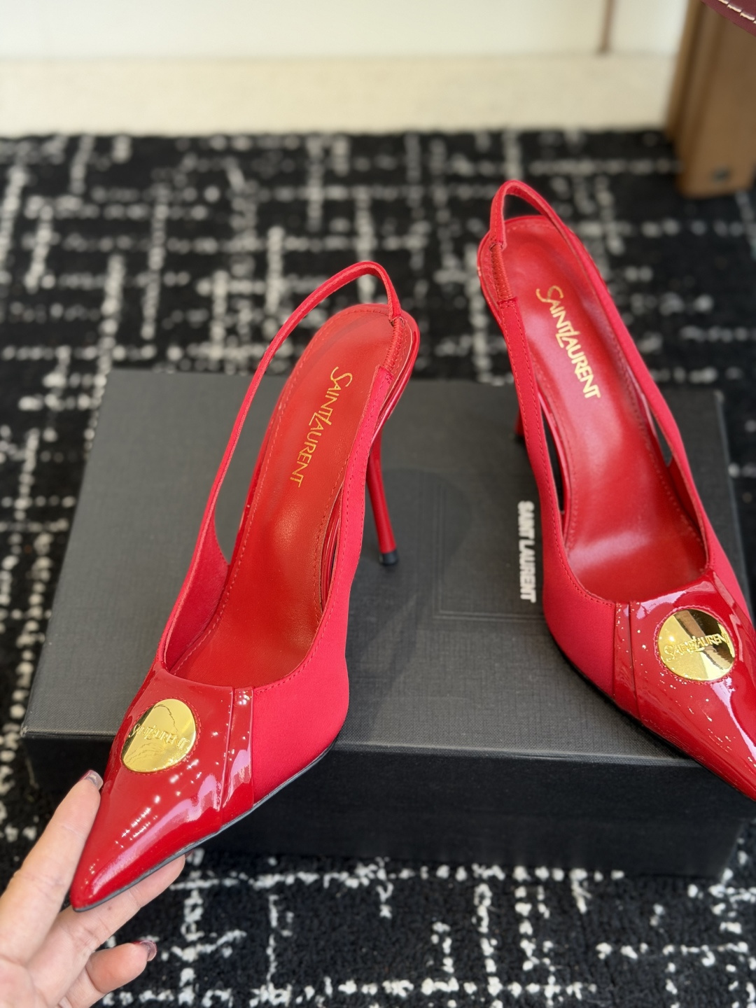 代购级 Saint Laurent / 圣罗兰LeeYSL姐姐的美丽尤物又是人间圣罗兰 Rose同款的高跟鞋凉鞋拖鞋化很 代购级 Saint Laurent / 圣罗兰LeeYSL姐姐的美丽尤物又是人间圣罗兰 Rose同款的高跟鞋凉鞋拖鞋化很