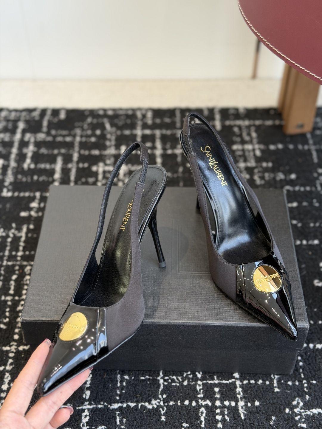 代购级 Saint Laurent / 圣罗兰LeeYSL姐姐的美丽尤物又是人间圣罗兰 Rose同款的高跟鞋凉鞋拖鞋化很 代购级 Saint Laurent / 圣罗兰LeeYSL姐姐的美丽尤物又是人间圣罗兰 Rose同款的高跟鞋凉鞋拖鞋化很
