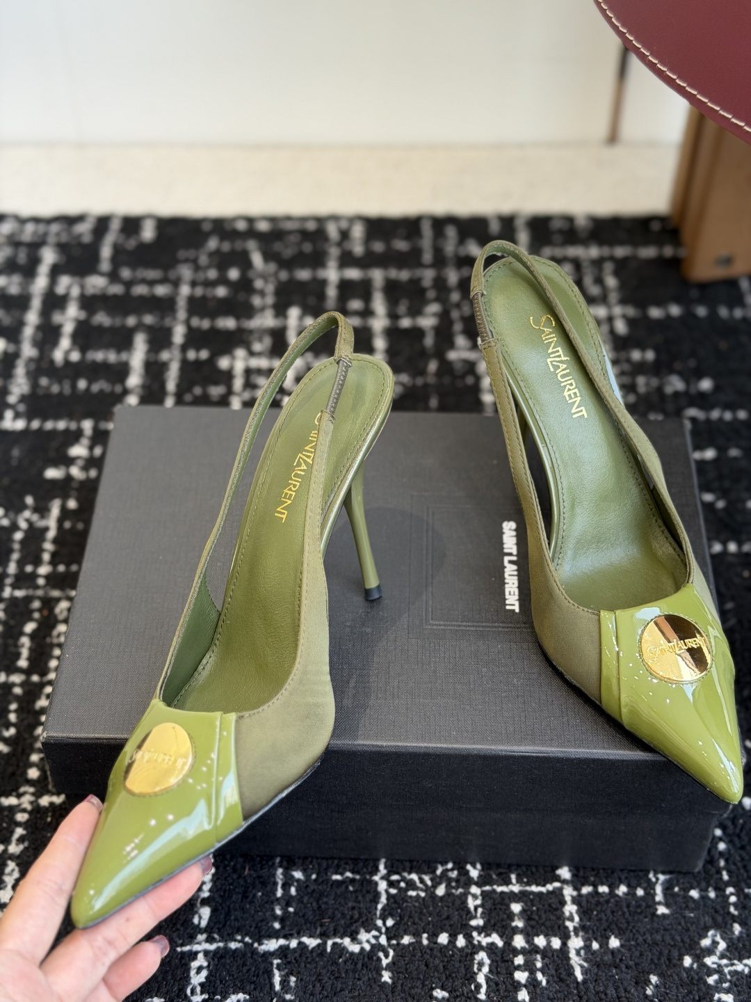 代购级 Saint Laurent / 圣罗兰LeeYSL姐姐的美丽尤物又是人间圣罗兰 Rose同款的高跟鞋凉鞋拖鞋化很 代购级 Saint Laurent / 圣罗兰LeeYSL姐姐的美丽尤物又是人间圣罗兰 Rose同款的高跟鞋凉鞋拖鞋化很